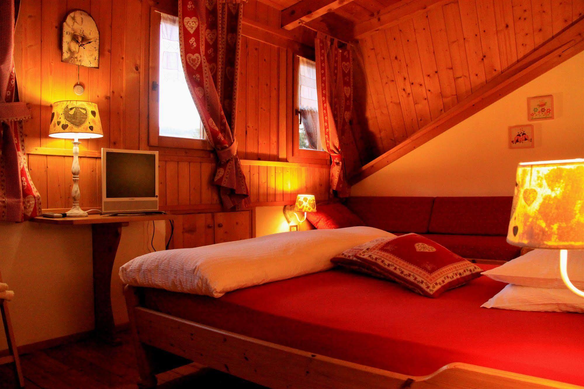 Garni Biancaneve Ruffre-mendola Hotel