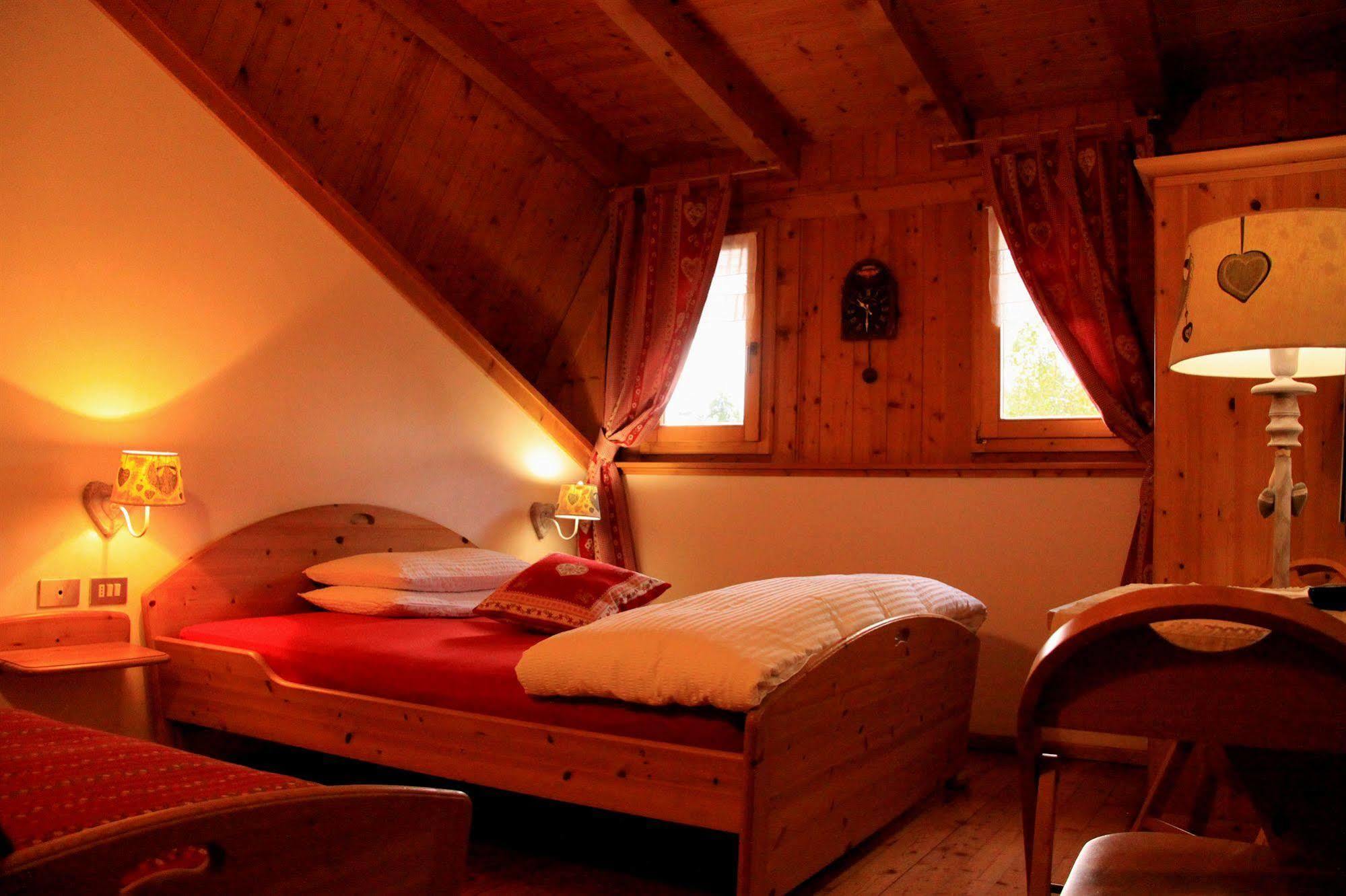 Garni Biancaneve Ruffre-mendola Hotel 3*